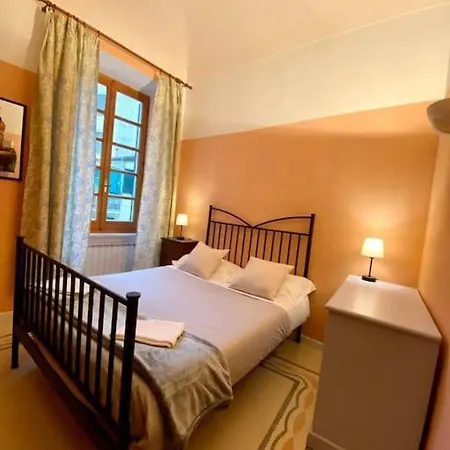 Rose House Apartment