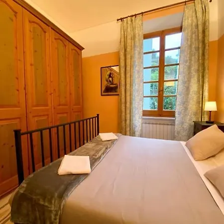 Rose House Apartment *